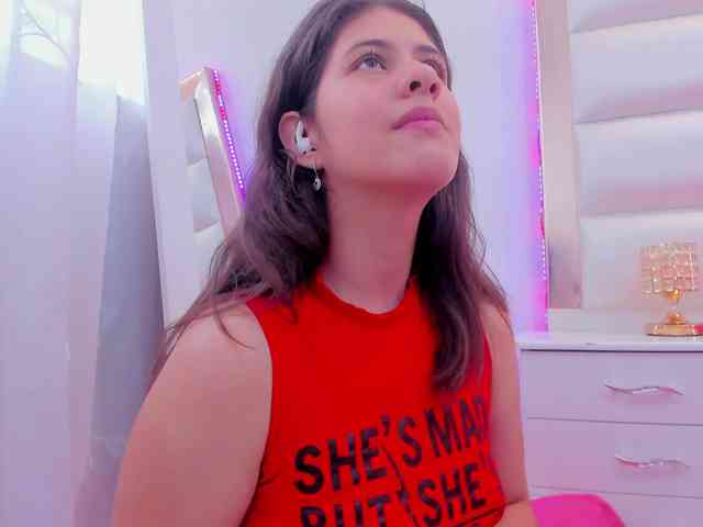 miaqueen021 webcam