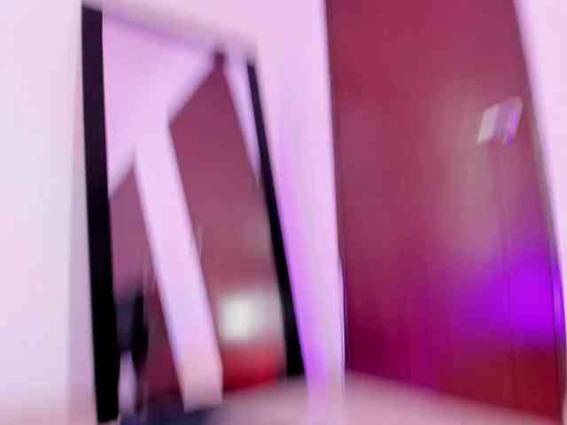 miaqueen021 webcam