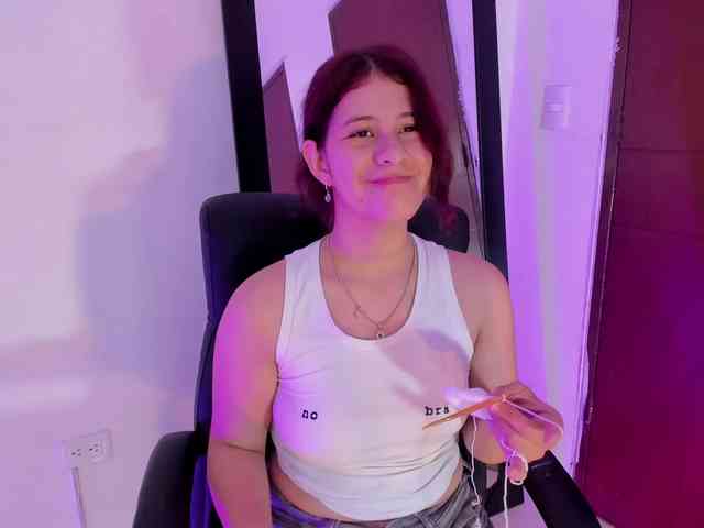 miaqueen021 webcam