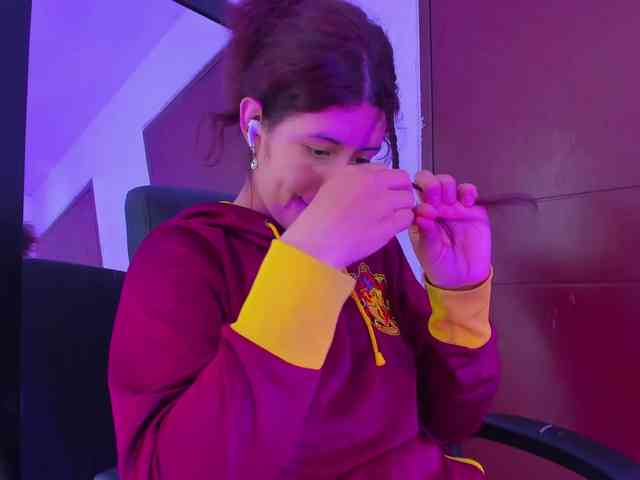 miaqueen021 webcam