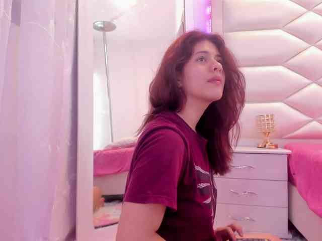 miaqueen021 webcam