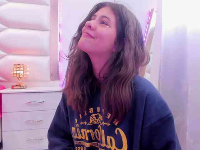 miaqueen021 webcam