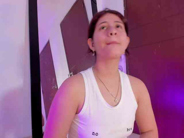 miaqueen021 webcam
