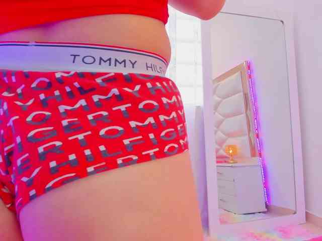 miaqueen021 webcam