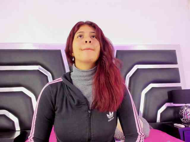 miaqueen021 webcam