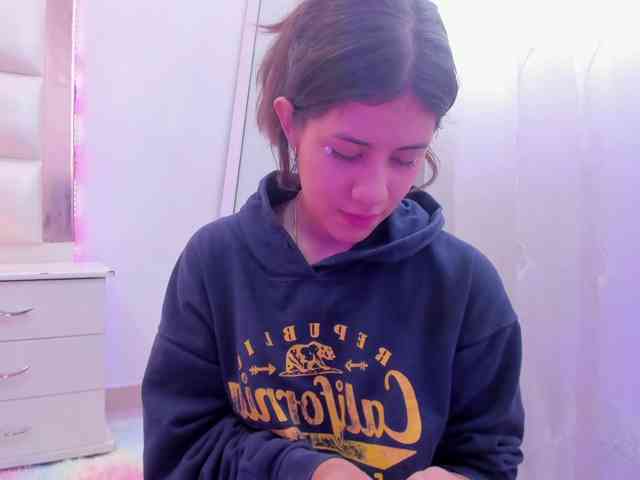 miaqueen021 webcam