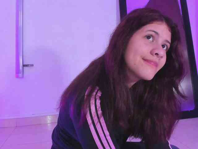 miaqueen021 webcam