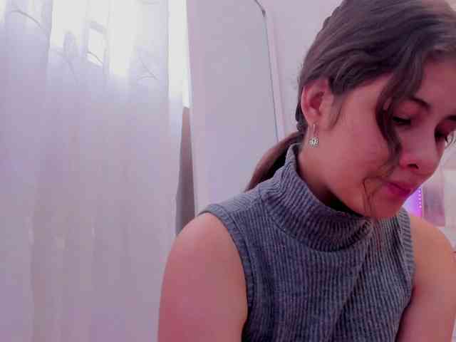 miaqueen021 webcam