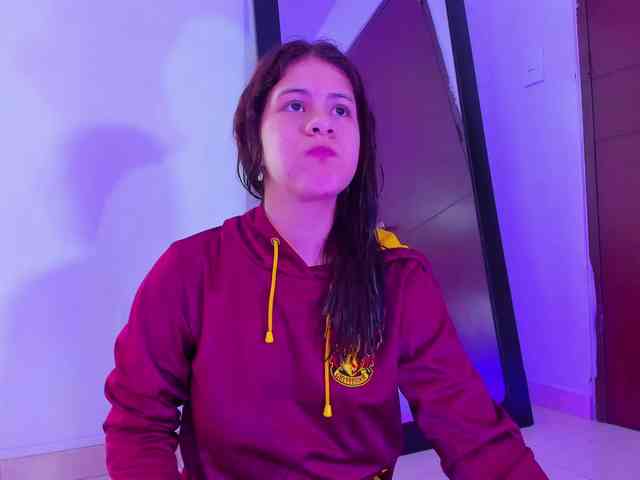 miaqueen021 webcam