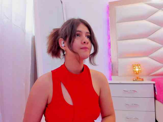 miaqueen021 webcam