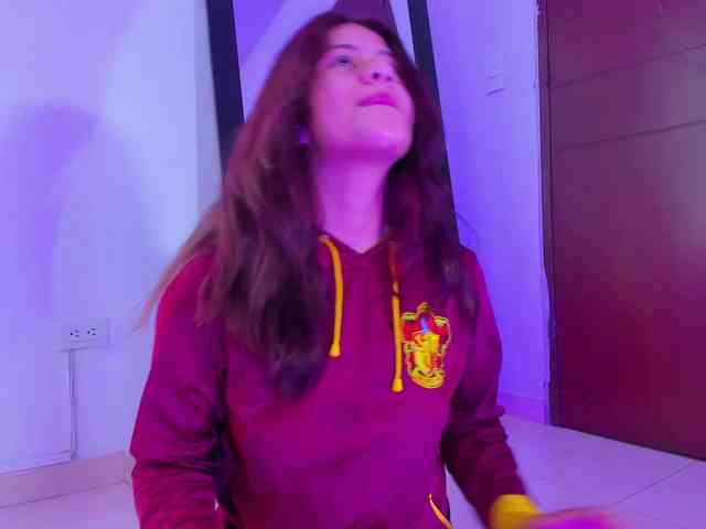 miaqueen021 webcam