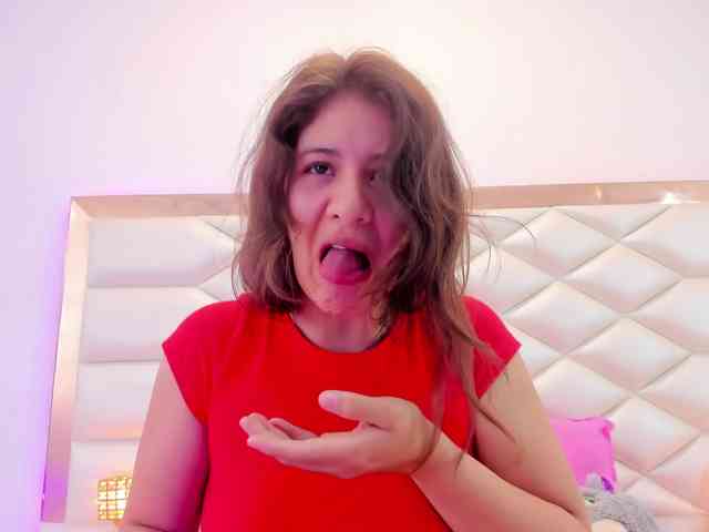 miaqueen021 webcam