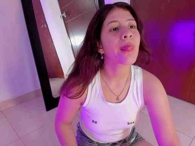 miaqueen021 webcam