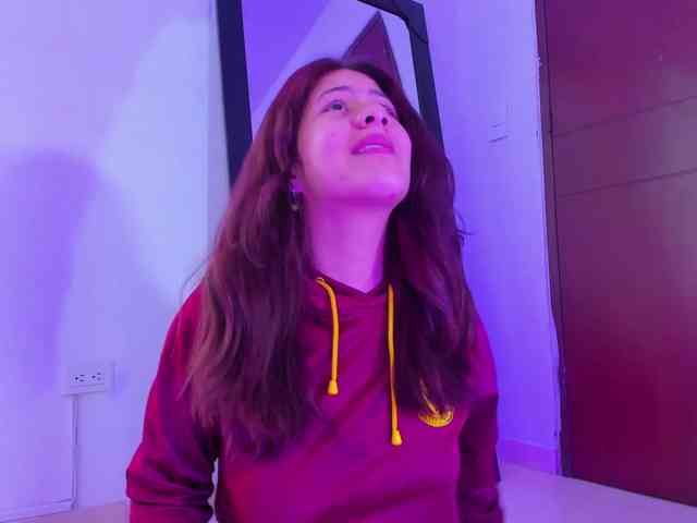 miaqueen021 webcam