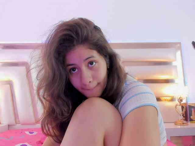 miaqueen021 webcam