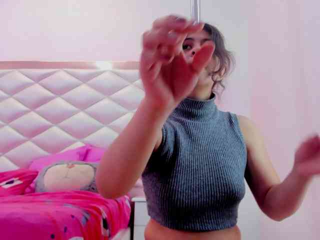 miaqueen021 webcam