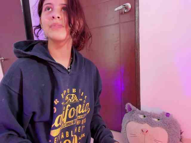 miaqueen021 webcam