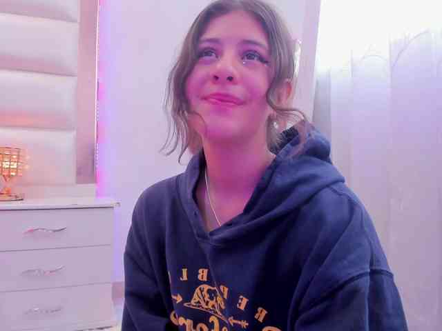 miaqueen021 webcam