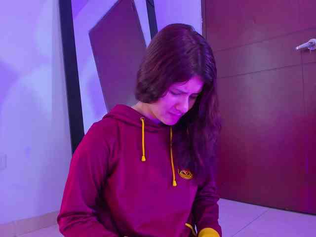 miaqueen021 webcam