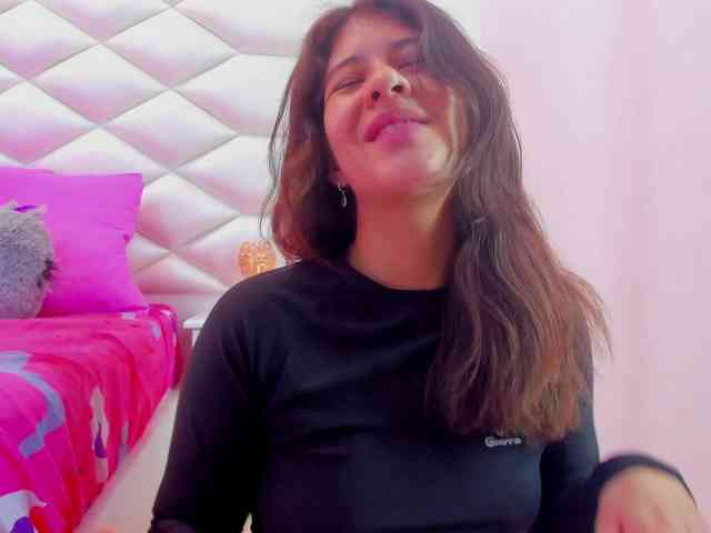 miaqueen021 webcam