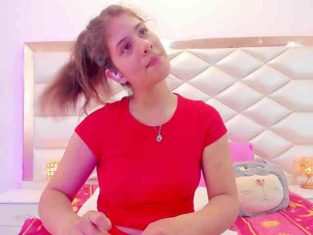 miaqueen021 webcam