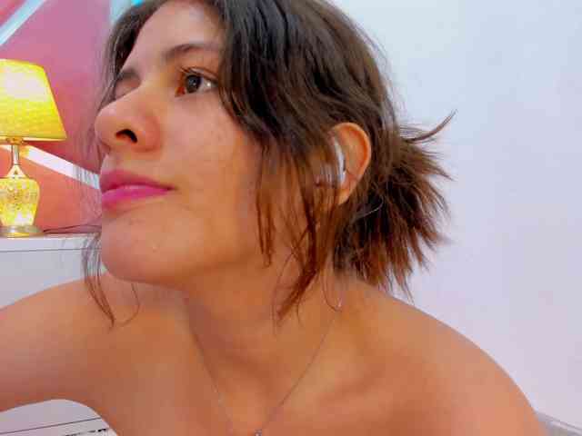 miaqueen021 webcam