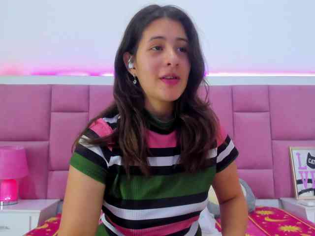 miaqueen021 webcam