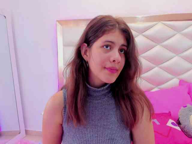 miaqueen021 webcam