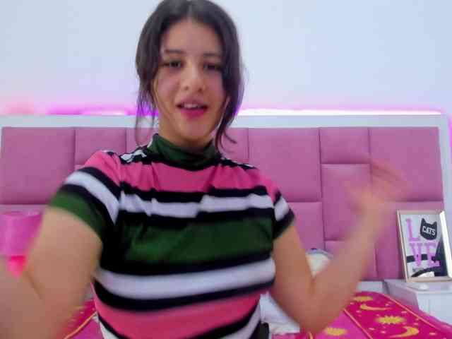 miaqueen021 webcam