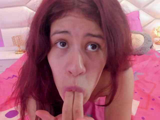 miaqueen021 webcam