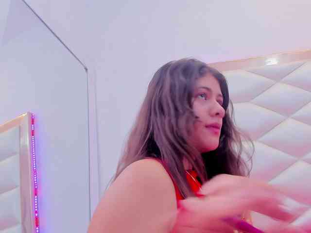 miaqueen021 webcam