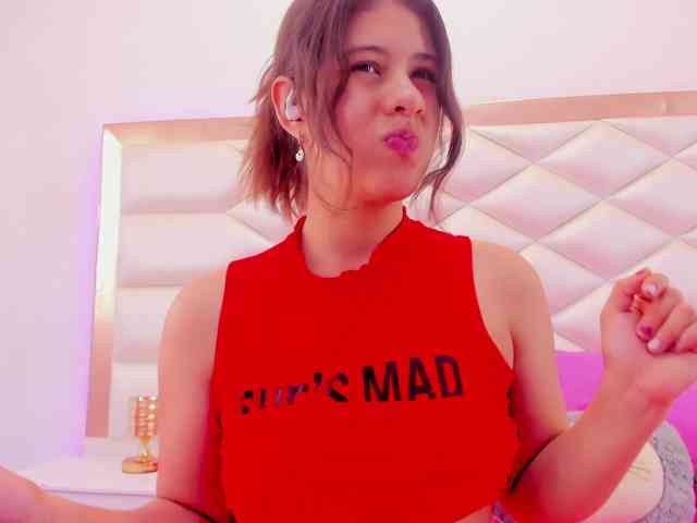 miaqueen021 webcam