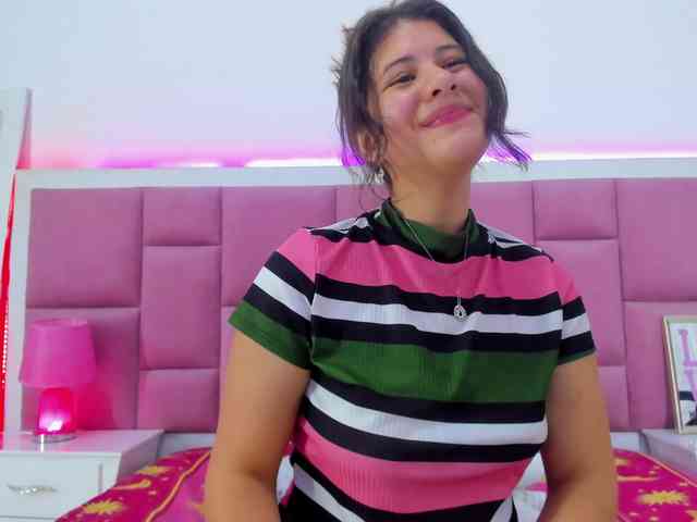miaqueen021 webcam