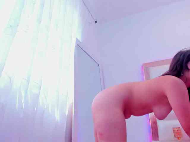miaqueen021 webcam