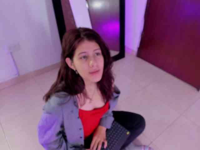 miaqueen021 webcam