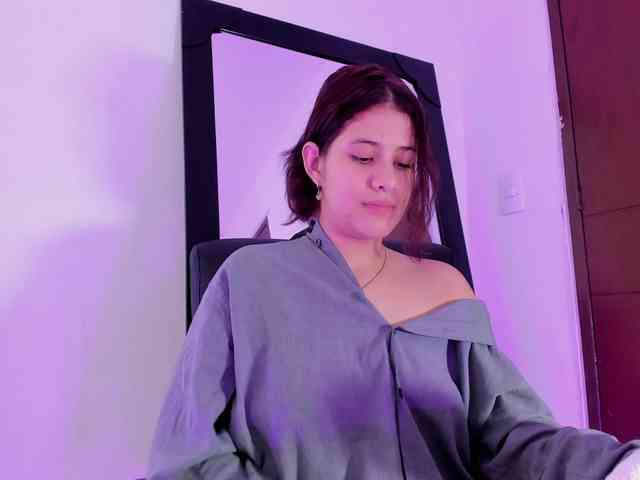 miaqueen021 webcam