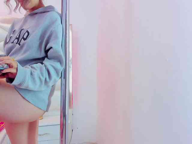 miaqueen021 webcam