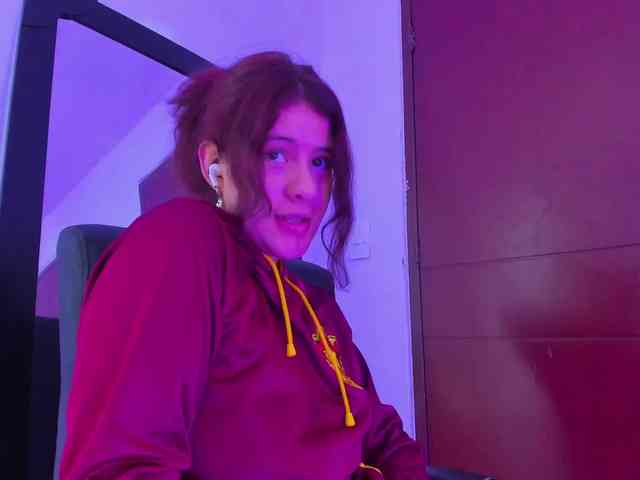miaqueen021 webcam