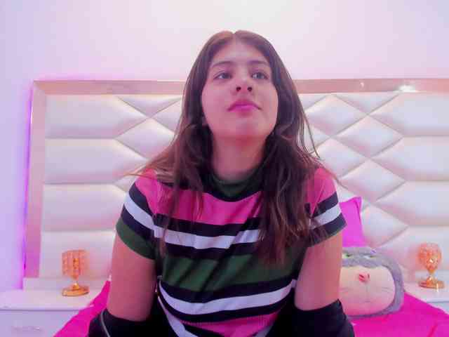 miaqueen021 webcam