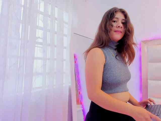 miaqueen021 webcam