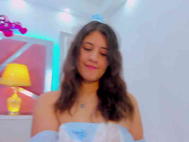 miaqueen021 webcam