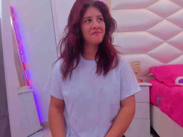 miaqueen021 webcam