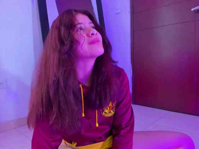 miaqueen021 webcam