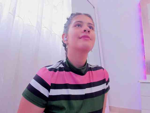 miaqueen021 webcam