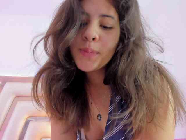 miaqueen021 webcam