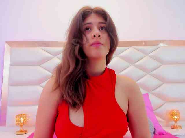 miaqueen021 webcam
