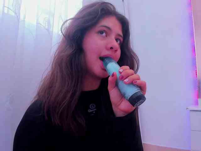 miaqueen021 webcam