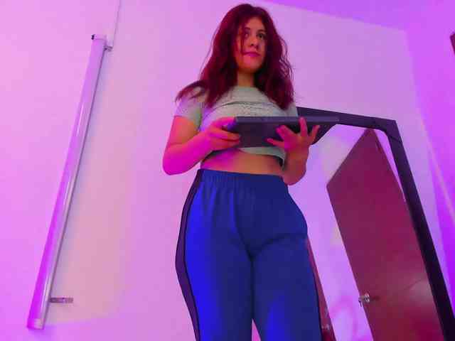 miaqueen021 webcam