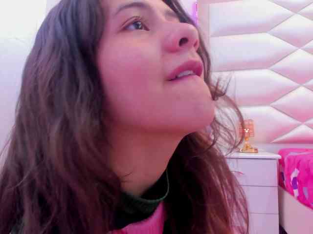 miaqueen021 webcam