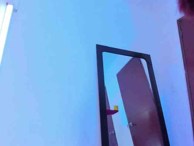 miaqueen021 webcam